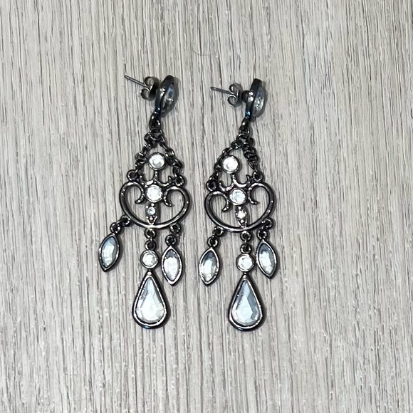 2/$15!🍀Bundle! Chandelier Earrings - Picture 2 of 4